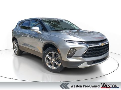 Used 2025 Chevrolet Blazer LT FWD image 1