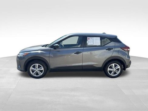 Certified 2025 Nissan Kicks Play S image 4