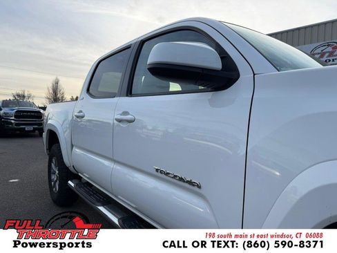 Used 2017 Toyota Tacoma SR5 image 2