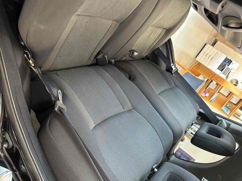 Used 2005 Toyota RAV4 2WD image 24