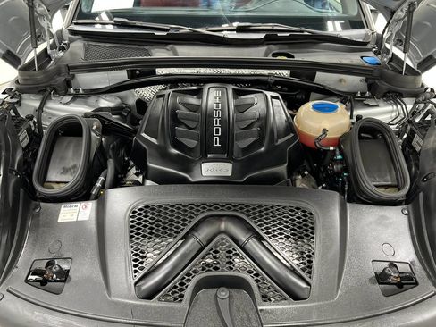 Used 2018 Porsche Macan S w/ Premium Package Plus AWD/4WD image 29