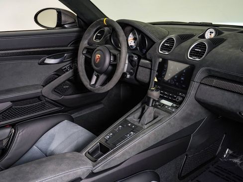 Certified 2025 Porsche 718 Cayman GT4 RS RWD image 16
