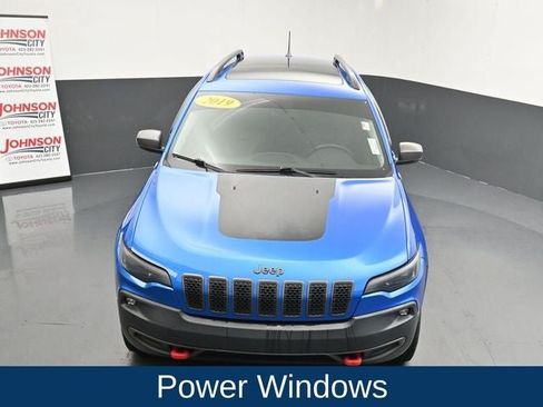 Used 2019 Jeep Cherokee Trailhawk w/ Comfort/Convenience Group AWD/4WD image 14