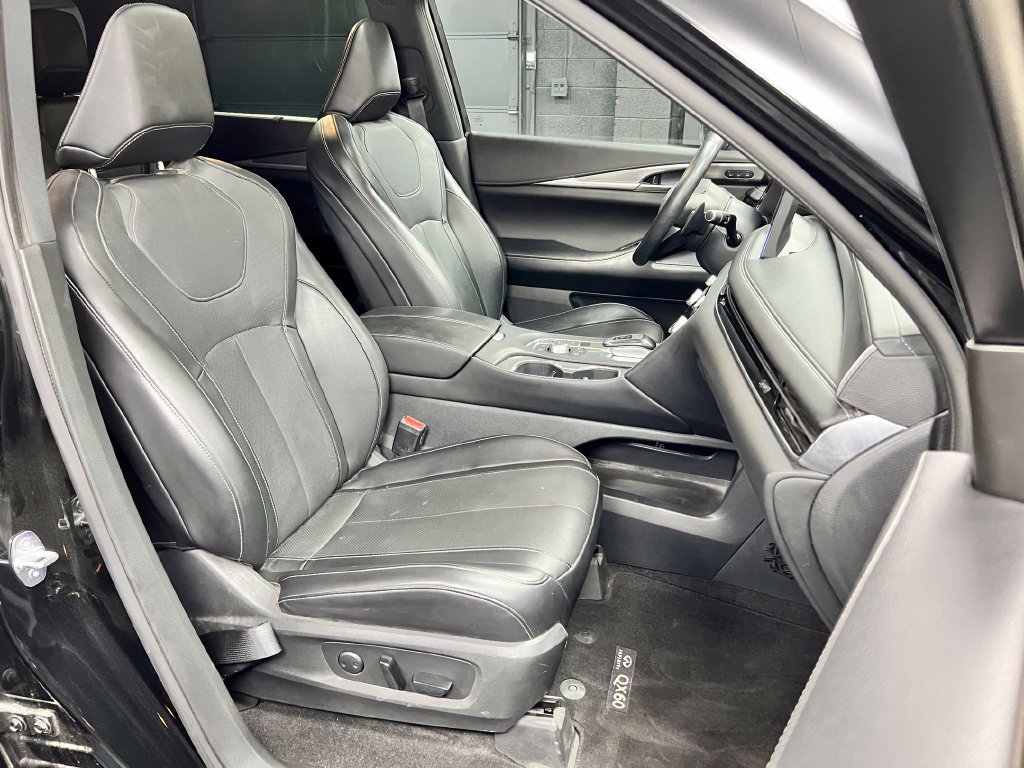 Used 2023 INFINITI QX60 Luxe w/ Cargo Package FWD image 8