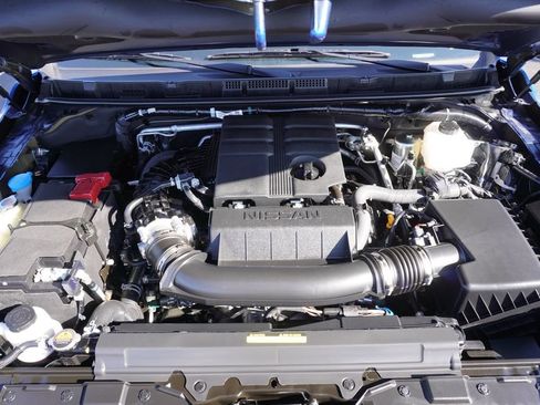Used 2025 Nissan Frontier PRO-4X AWD/4WD image 7