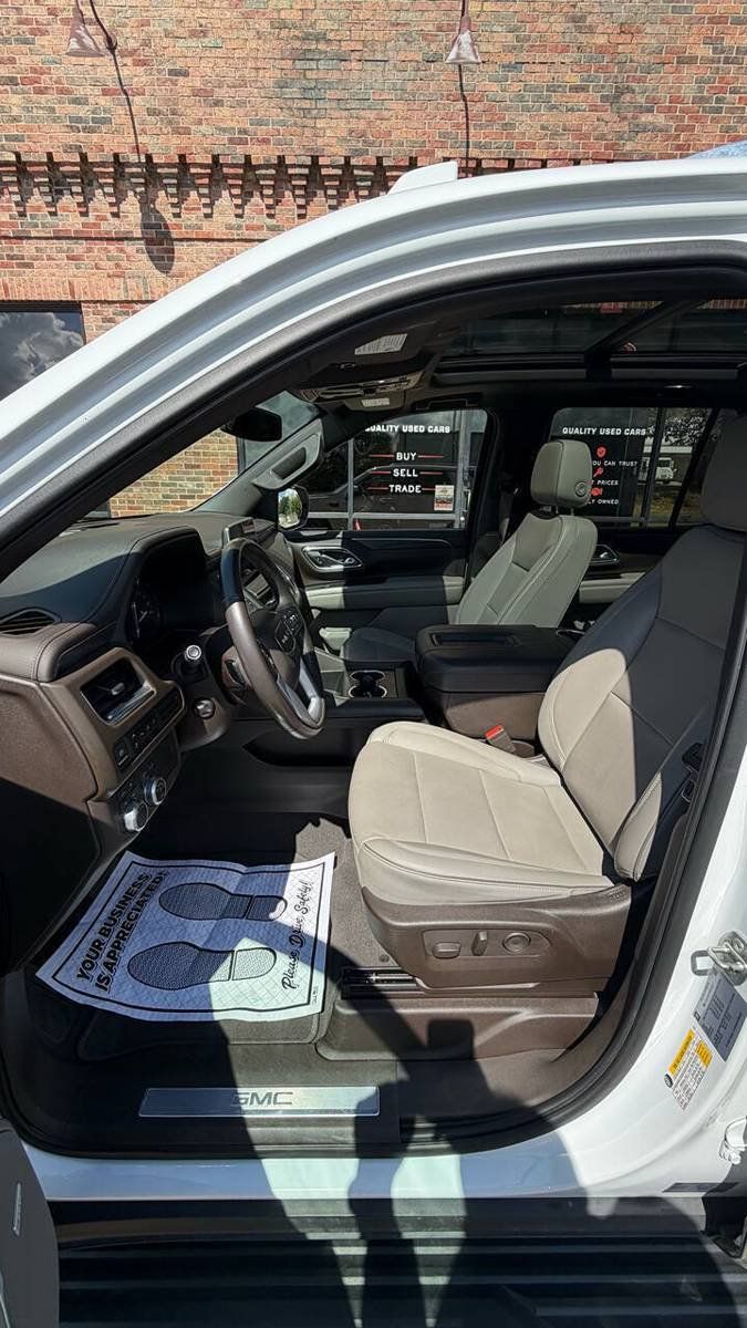 Used 2021 GMC Yukon SLT w/ SLT Luxury Package AWD/4WD image 9