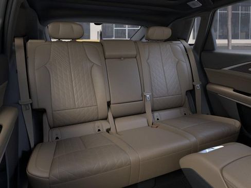 New 2026 Cadillac Lyriq V w/ Exterior Carbon Fiber Package AWD/4WD image 17