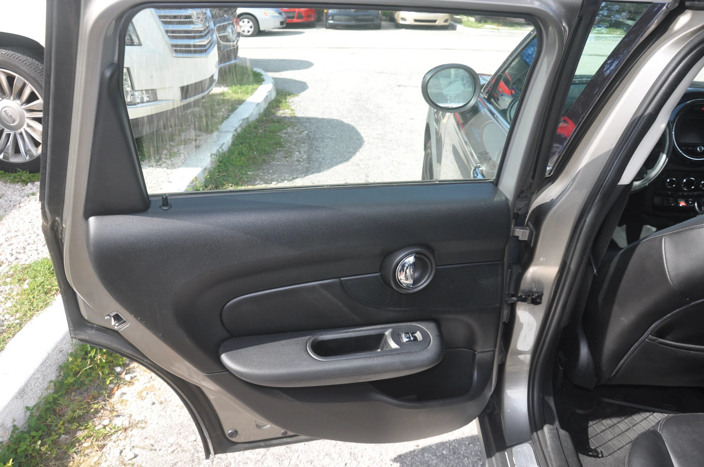 Used 2016 MINI Cooper Clubman FWD image 16