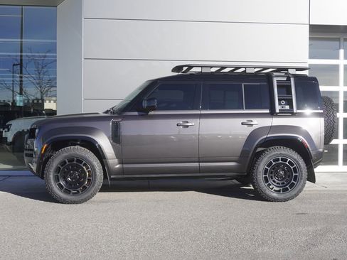 New 2026 Land Rover Defender 110 OCTA image 8