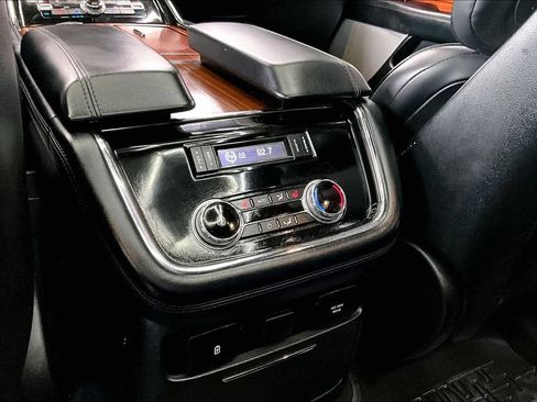 Used 2019 Lincoln Navigator Reserve AWD/4WD image 10
