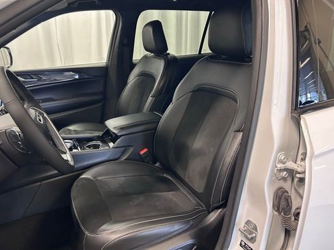 Used 2023 Jeep Grand Cherokee L Laredo image 8