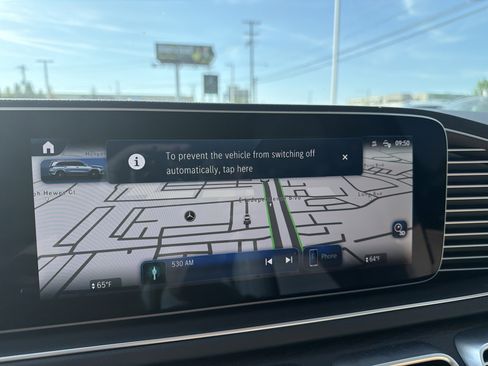 Used 2025 Mercedes-Benz GLS 450 4MATIC image 28