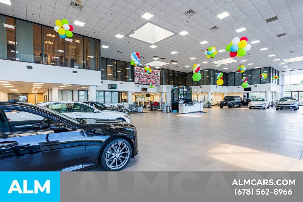 Used 2023 Chrysler Voyager LX FWD image 57