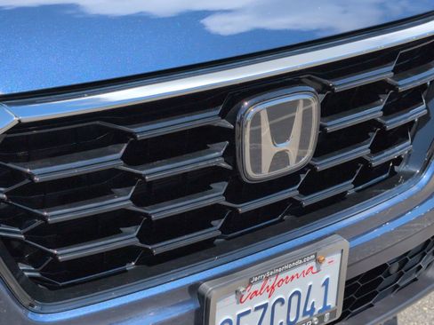 Used 2023 Honda CR-V EX-L image 9