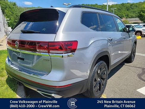 Certified 2024 Volkswagen Atlas SE AWD/4WD image 3