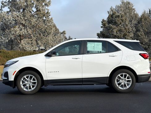 Used 2023 Chevrolet Equinox LS image 7