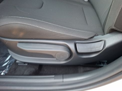 Used 2026 Hyundai Elantra SEL FWD image 15