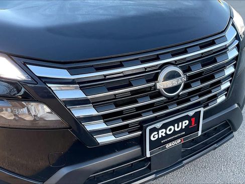 Used 2024 Nissan Rogue SV image 29