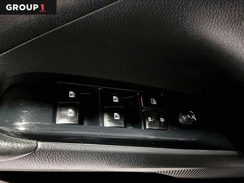 Certified 2019 Toyota Camry SE image 35