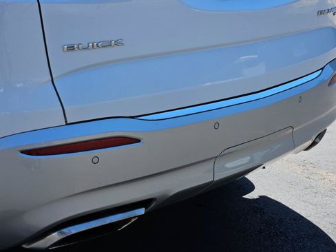 Used 2018 Buick Enclave Premium w/ Trailering Package AWD/4WD image 16