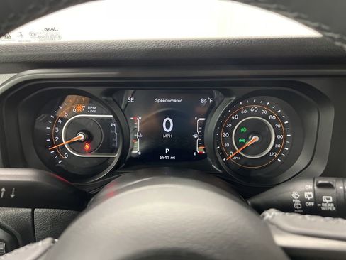 Used 2025 Jeep Wrangler Sport S image 23