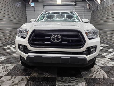 Used 2022 Toyota Tacoma SR AWD/4WD image 3