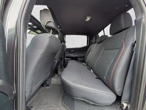 Used 2016 Toyota Tacoma TRD Sport RWD image 18