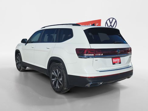 Used 2025 Volkswagen Atlas SE image 13