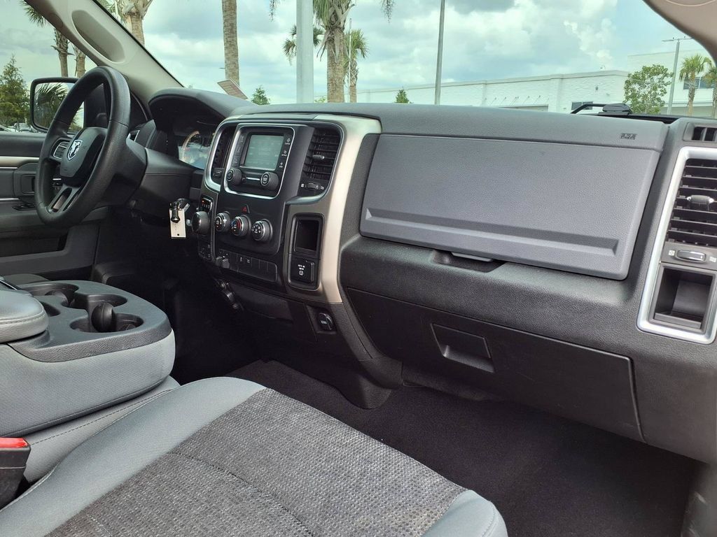 Used 2019 RAM 1500 Classic SLT AWD/4WD image 12