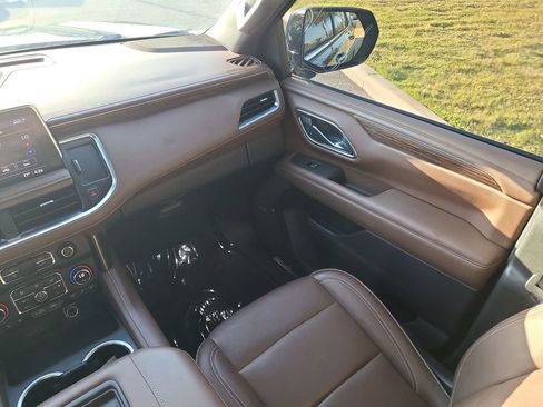 Used 2021 Chevrolet Tahoe High Country image 3