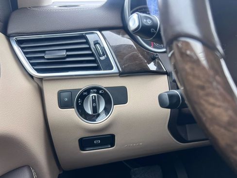 Used 2017 Mercedes-Benz GLS 450 4MATIC image 17