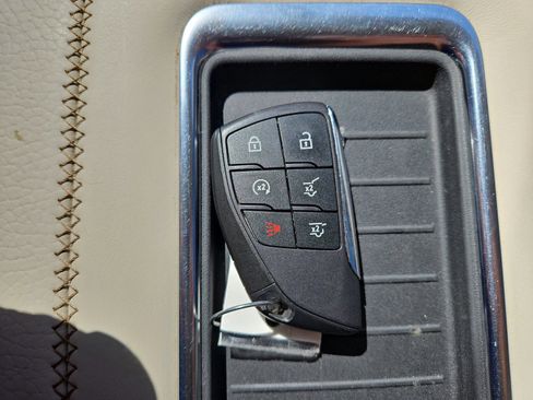 Used 2023 GMC Yukon Denali w/ Advanced Technology Package image 13