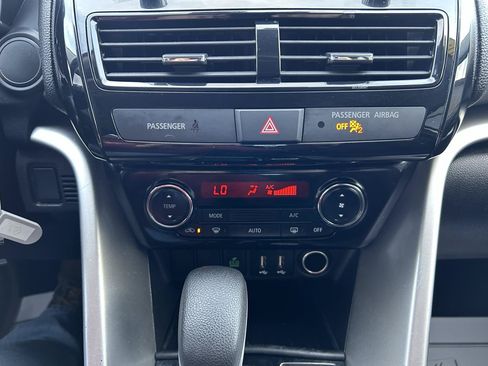 Used 2022 Mitsubishi Eclipse Cross LE AWD/4WD image 24