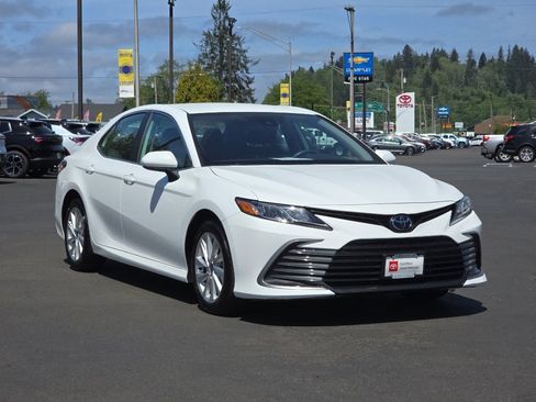 Certified 2024 Toyota Camry LE FWD image 2