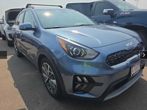 Used 2022 Kia Niro Touring Special Edition FWD image 3