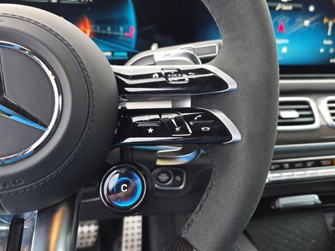 Used 2025 Mercedes-Benz GLS 63 AMG 4MATIC image 36