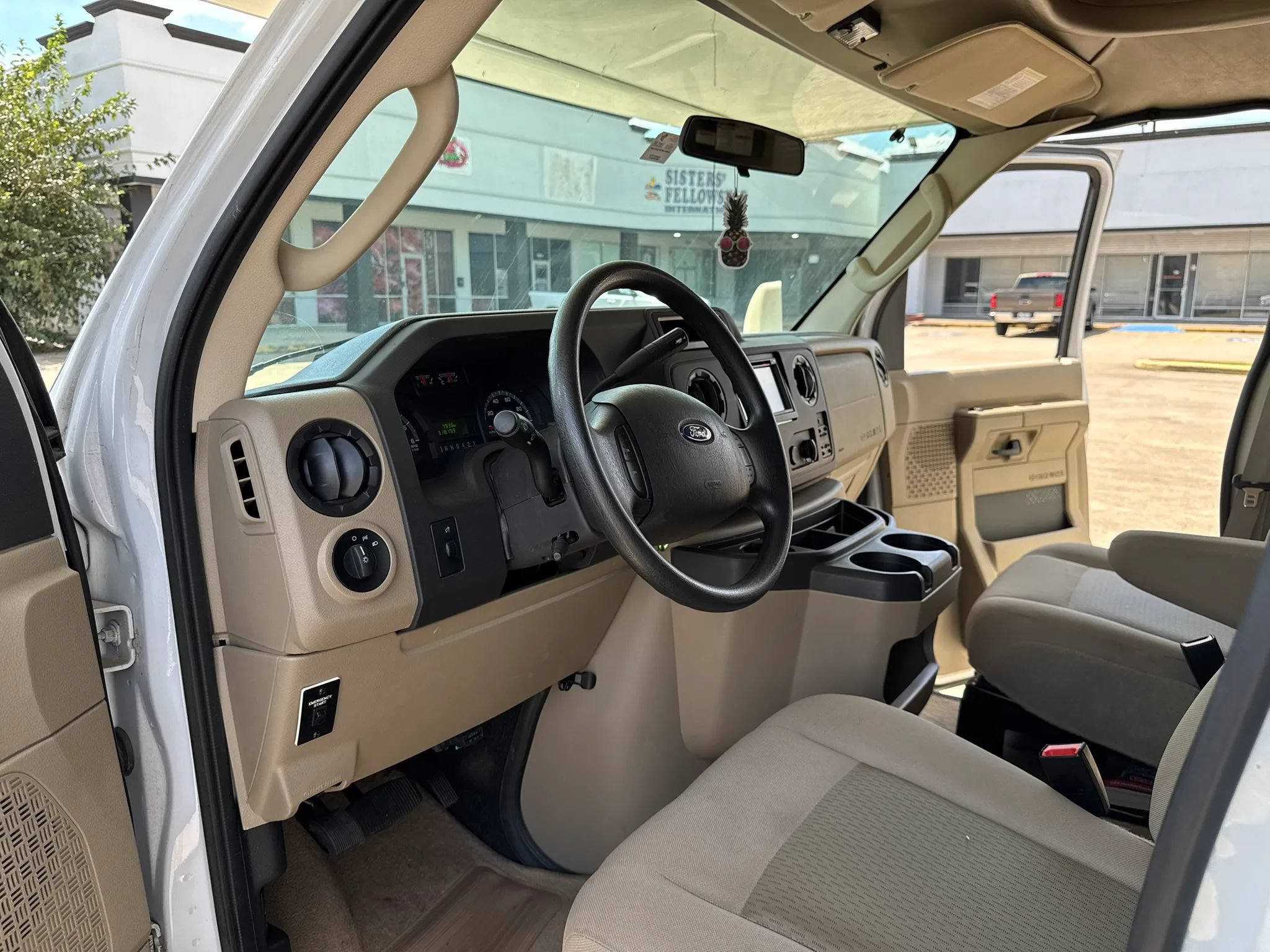 Used 2017 Ford E-450 and Econoline 450 Super Duty w/ Motorhome Prep Package RWD image 30