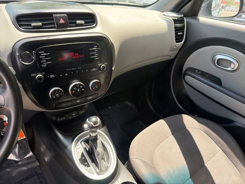 Used 2016 Kia Soul FWD image 15