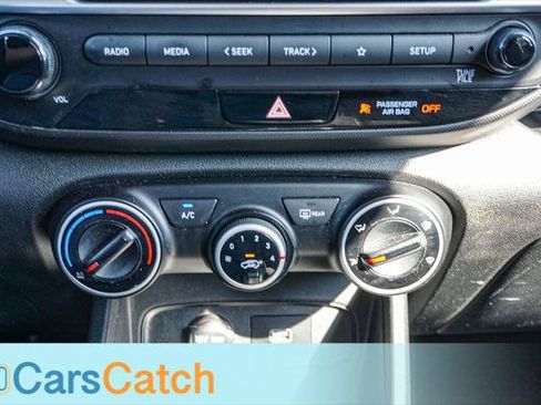 Used 2021 Hyundai Venue SE FWD image 24