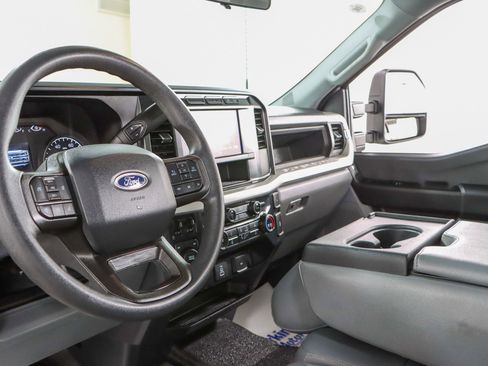 Used 2023 Ford F250 XL w/ FX4 Off-Road Package image 25