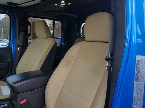 Used 2020 Jeep Gladiator Sport w/ Quick Order Package 24S image 18