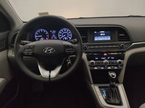 Used 2020 Hyundai Elantra SE FWD image 22
