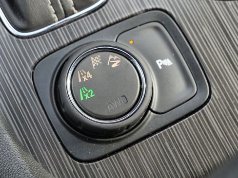 Used 2017 GMC Acadia SLT image 45