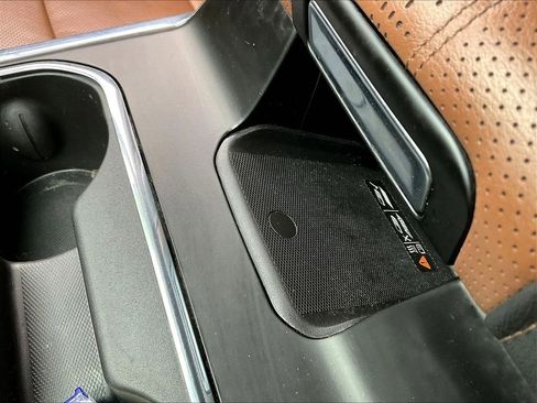 Used 2024 Chevrolet Silverado 2500 High Country w/ High Country Premium Package AWD/4WD image 34