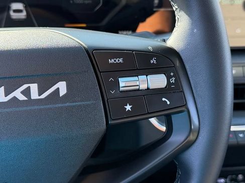 Used 2025 Kia K4 EX FWD image 16