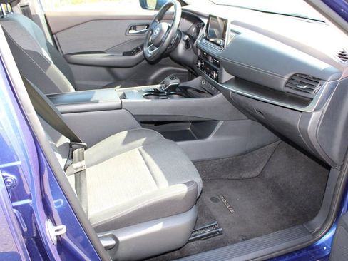 Used 2023 Nissan Rogue SV FWD image 6
