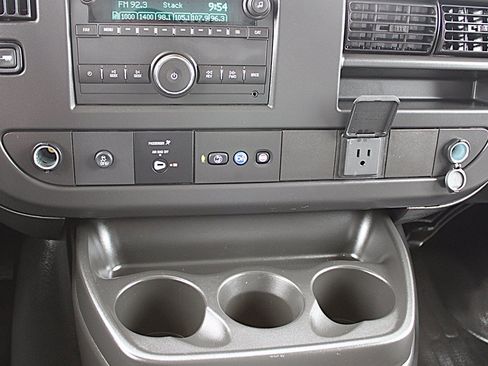 Used 2025 GMC Savana 2500 Extended w/ Driver Convenience Package RWD image 31