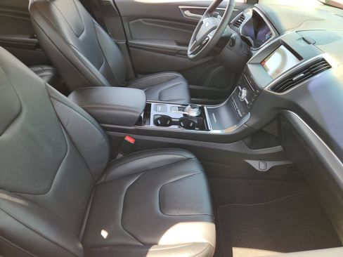 Used 2019 Ford Edge Titanium FWD image 13
