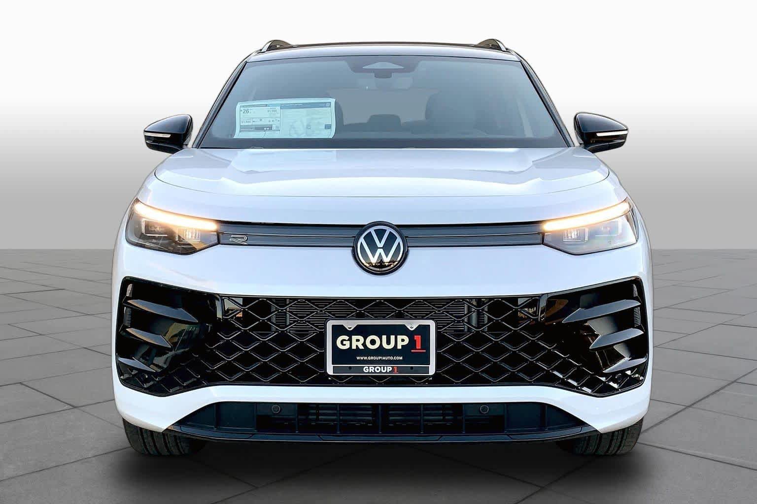 New 2027 Volkswagen Tiguan SE R-Line AWD/4WD image 3