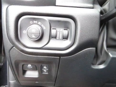 Used 2026 RAM 1500 Laramie AWD/4WD image 18